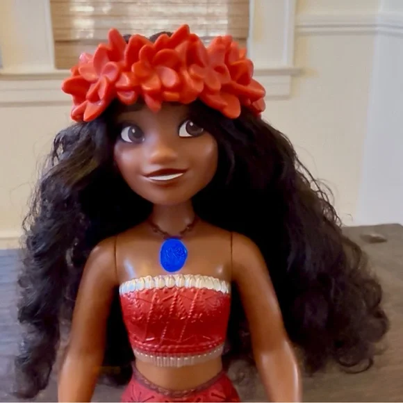 Disney Singing Original Moana Fashion Doll - Picture 9 of 10